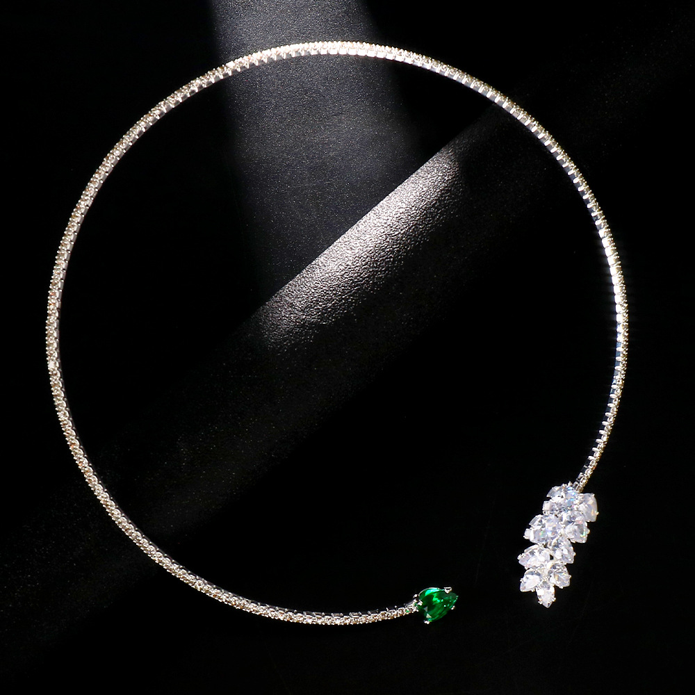 Collar de diamantes de imitación de moda transfronteriza collar de hoja de circón de alto grado para mujer collar de accesorios de lujo ligero