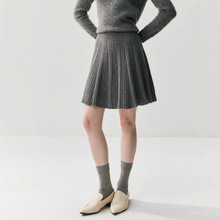 2025新款软糯山羊绒针织半身裙女针织高腰短裙宽松百褶裙秋冬A字