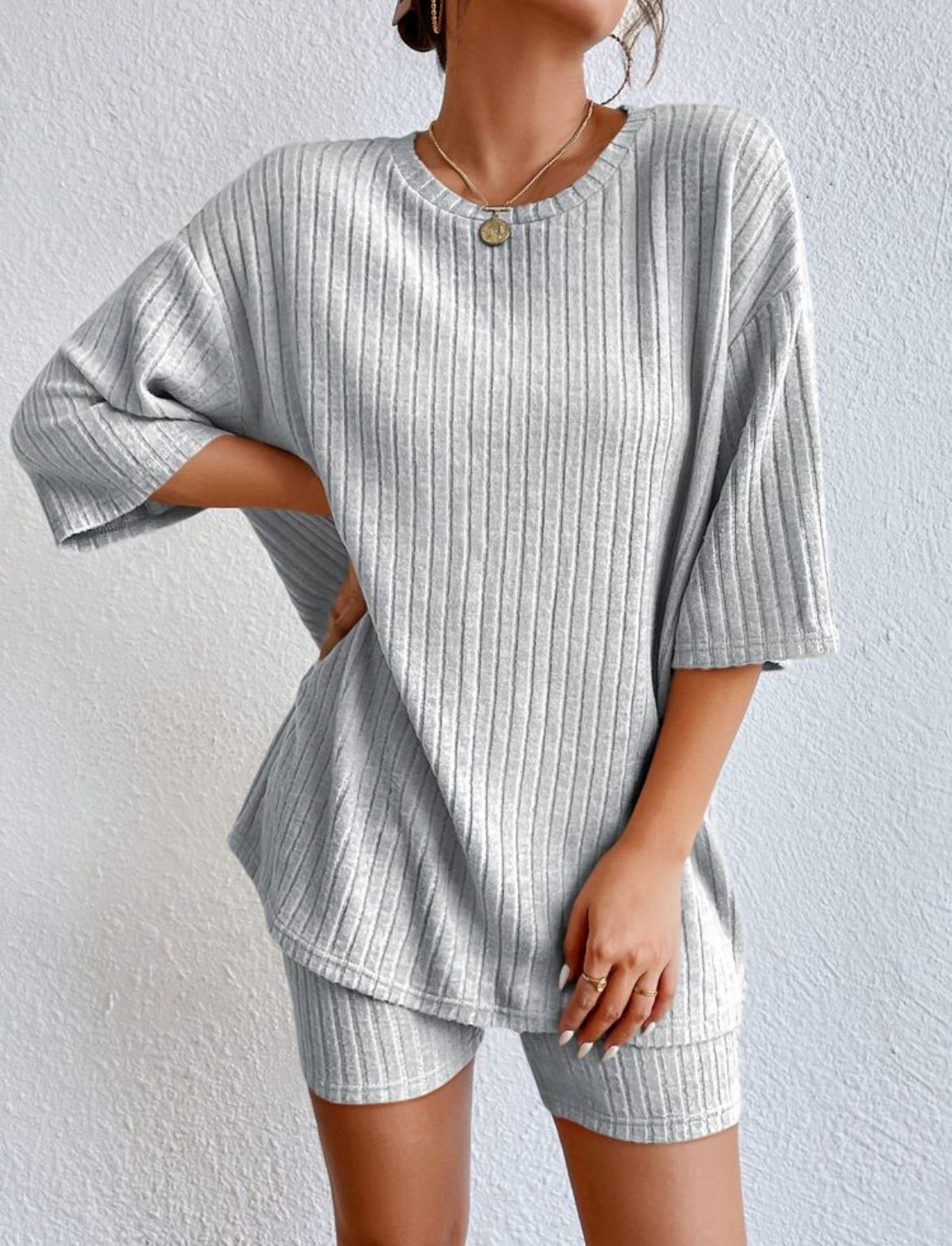 Women's Casual Solid Colour Shorts Set Round Neck Spring Outfit_voghion.com
