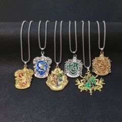 ハリーポッター周辺ネックレススリザリンハッカーパッチカレッジスタイルペンダントレトロパーソナライズペンダント装飾