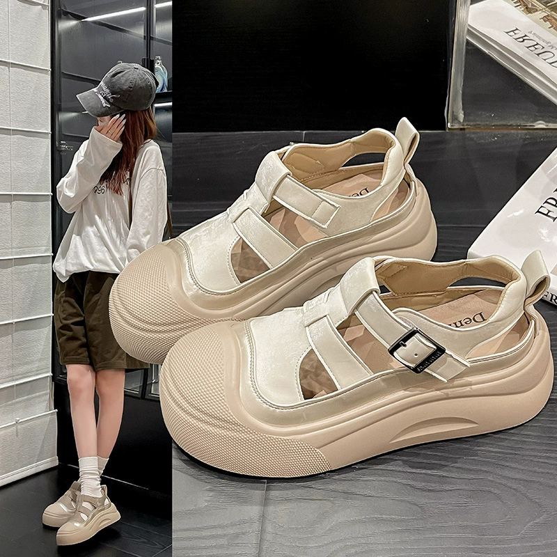 Женские сандалии, увеличивающие рост, с закрытым носком, новая летняя модель 2025 года, суперпопулярные полые дышащие повседневные римские сандалии на толстой подошве в стиле ретро.