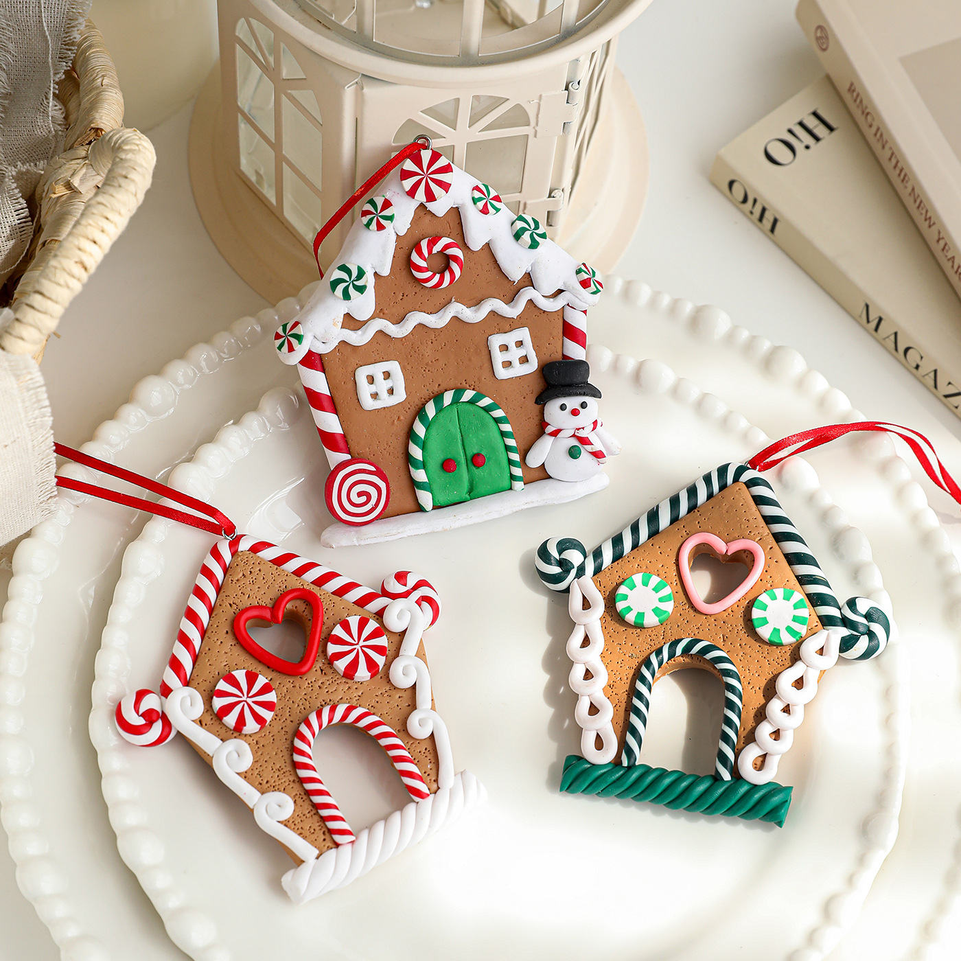 Nuevo pan de jengibre de cerámica suave hombre pan de jengibre casa pequeña colgante de árbol de Navidad adornos de Navidad adornos de colgante retro