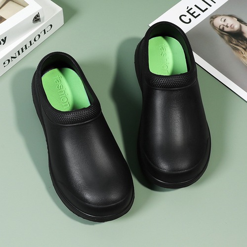 Men's slippers for summer outdoor wear, kitchen work, non-slip, closed-toe sandals, slip-on safety shoes, moisture-resistant footwear for the workplace, non-slip.