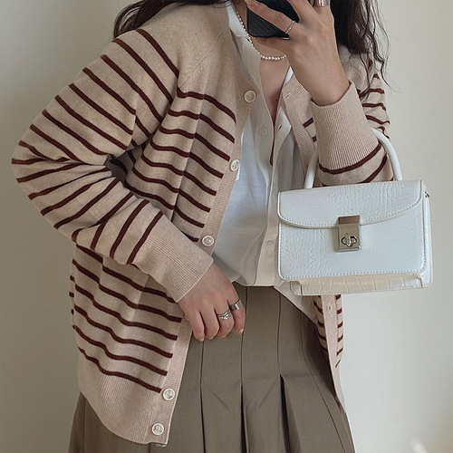 Retro Fashion Crocodile Pattern Small Square Bag Women 2024 Niche Handbag Large Small Diagonal Chain Bag Trendy