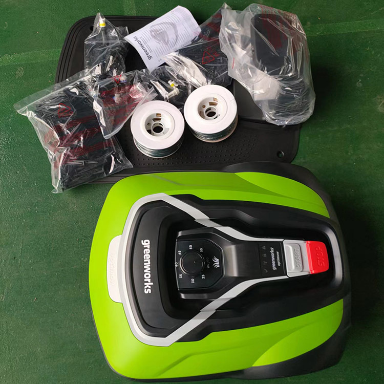 充电式智能割草机器人 可躲避障碍无边界打草机 自走式草坪修整机