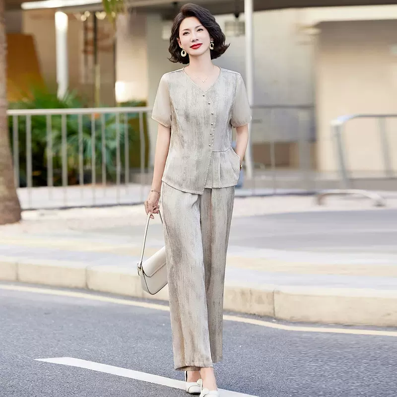 中年妈妈装夏季套装2025新款小衫中老年女洋气短袖小衫上衣两件套