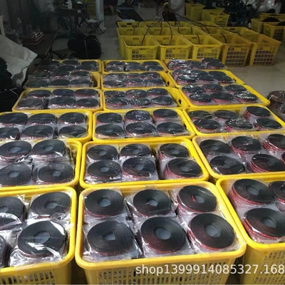 Vehicle Sealing Strip with vulcanized head sealing strip front left