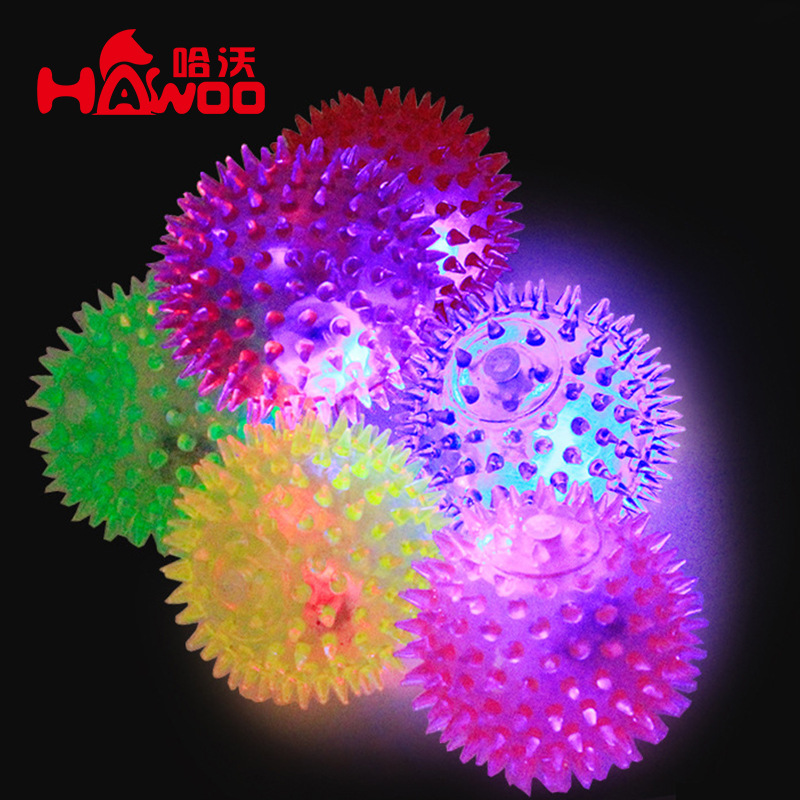 Juguete masticable para perros, éxito de ventas transfronterizo, limpieza de dientes, resistente a mordeduras, pelota de vinilo con púas, juguete con sonido para mascotas, venta al por mayor