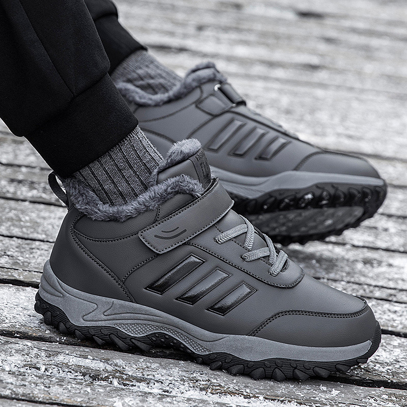 Cabello transfronterizo en invierno con zapatos de algodón de terciopelo, zapatos para ancianos, zapatos para mujeres al aire libre, zapatos para madres, zapatos de cuero, zapatos para padres y zapatos para caminar.