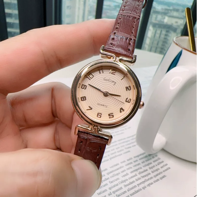 Women's watch, quartz retro belt