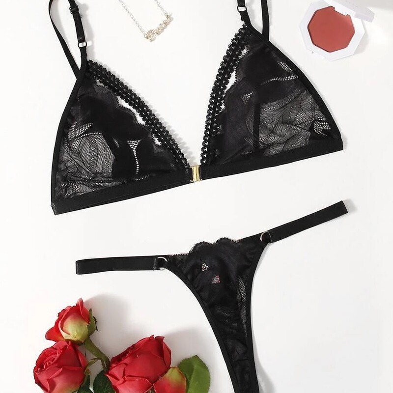Sexy Three-Point Style Lingerie Set, Wireless Bra and Thong, Lace Teasing Backless Lingerie