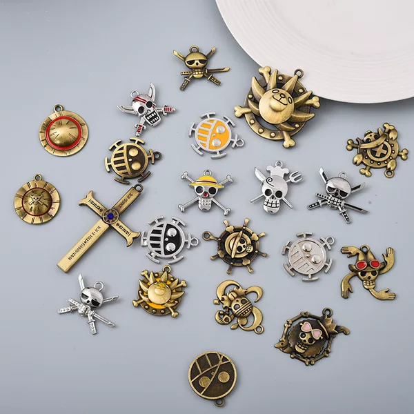 Europe and the United States new one piece cartoon character straw hat Luo rudder lion earrings manufacturers wholesale