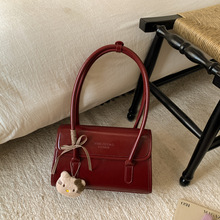 定制手提通勤包2025新款简约大容量单肩包韩国小众腋下法棍包包女