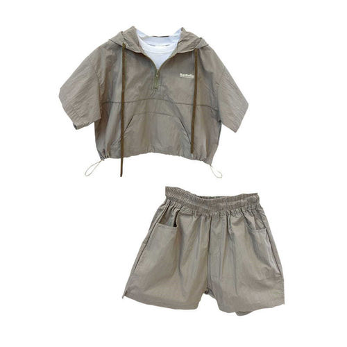 Boys' Summer Short Sleeve Set 2025 Korean Version for Small and Medium Children, Cute Hat Included, Two-Piece Fashion Batch