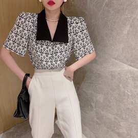小香风夏装女法式小众泡泡袖上衣2021新款娃娃领碎花复古短袖衬衫