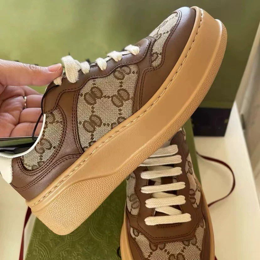 Высокая версия G Home Cookies Shoes 2025 Новый ретро повседневная пара маленькие белые туфли толстый подошв увеличенные спортивные туфли для женщин