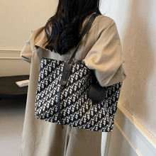 带拉链单肩包包女2024秋冬新款潮复古时尚大容量针织高级感托特包