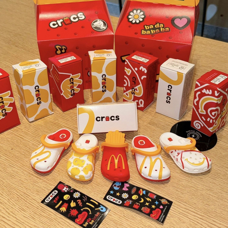 2024 Genuine Mcdonald's Crocs Toy Mini Version Keychain Hanging Kidsren's Paradise Set Pendant