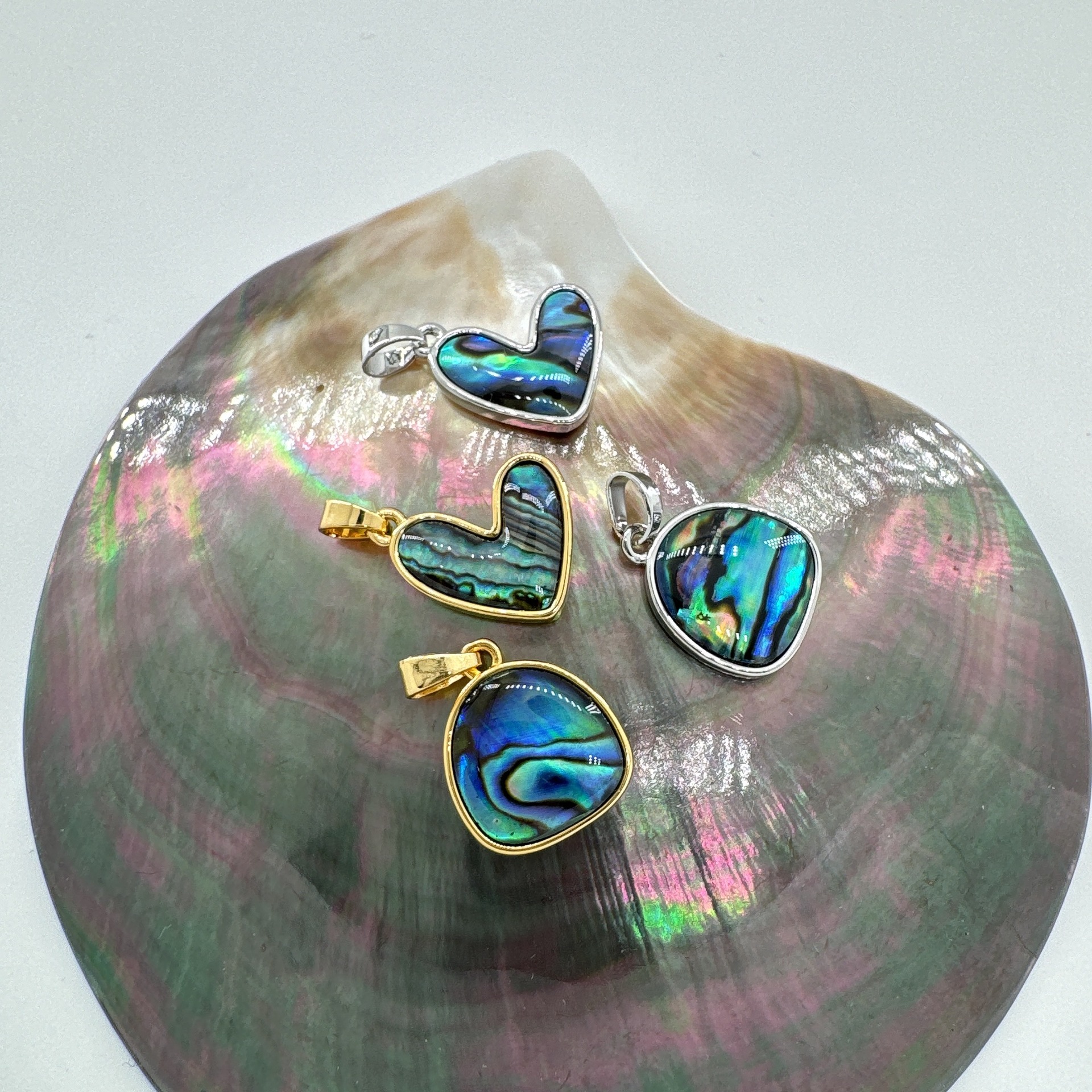 1 Piece Quantity 1 Piece Copper Shell Heart Shape Pendant