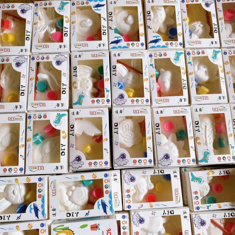 Juguetes infantiles DIY creativos pintados pintados en caja pintados muñecas de yeso dibujos animados llenos blancos puestos lotes