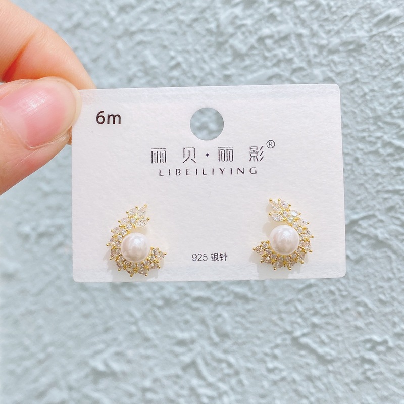 Liyin/Libeliying 新しいパール蝶のイヤリング女性のためのライト高級優しい気質シンプルなイヤリングシルバー針イヤリング|undefined