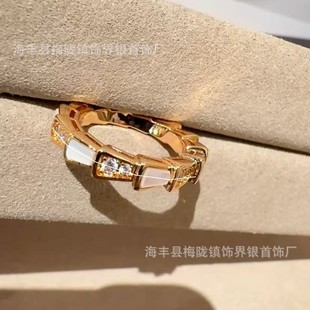 �����ۜIŮ��ͬ���߹ǽ�ָС���OӋ���荽���Hָ�hõ�����Ů