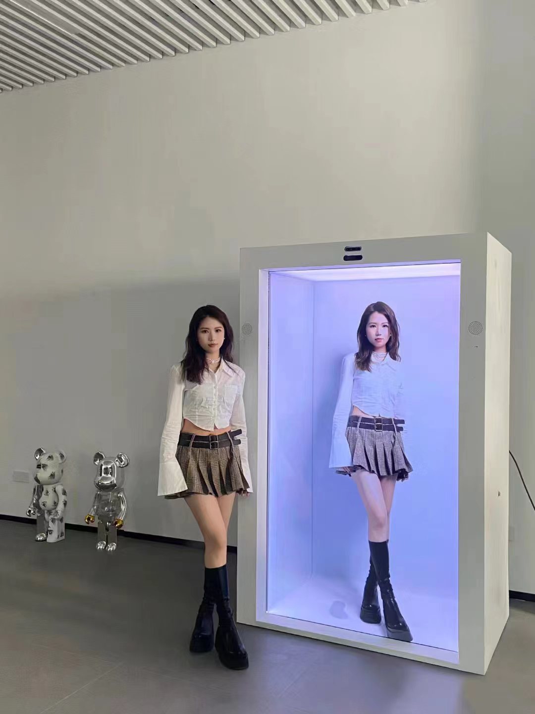 75寸86寸98寸触摸透明柜AI全息舱ai虚拟人珠宝展厅透明屏互动-阿里巴巴