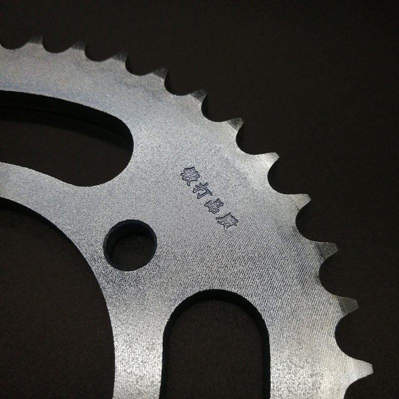 Aplicable a Yue Cool GZ150 - A / - E / QS150 - B tormenta cadena de engranaje príncipe tamaño de diente y cadena de sellado de aceite