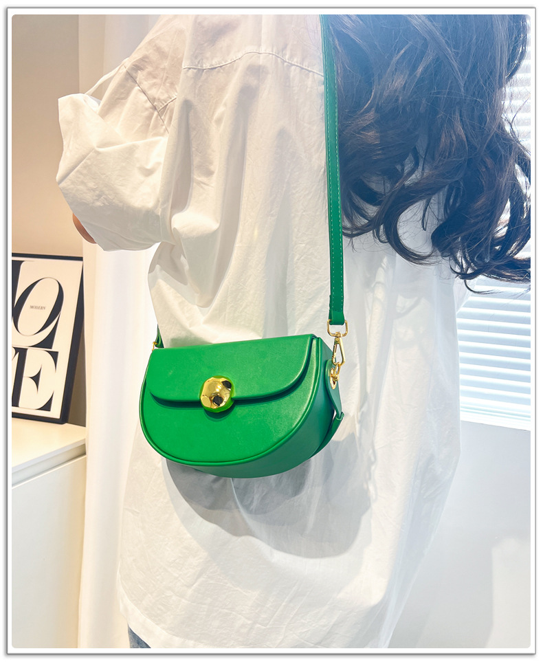Pequena mala de ombro feminina estilo coreano na moda_voghion.com