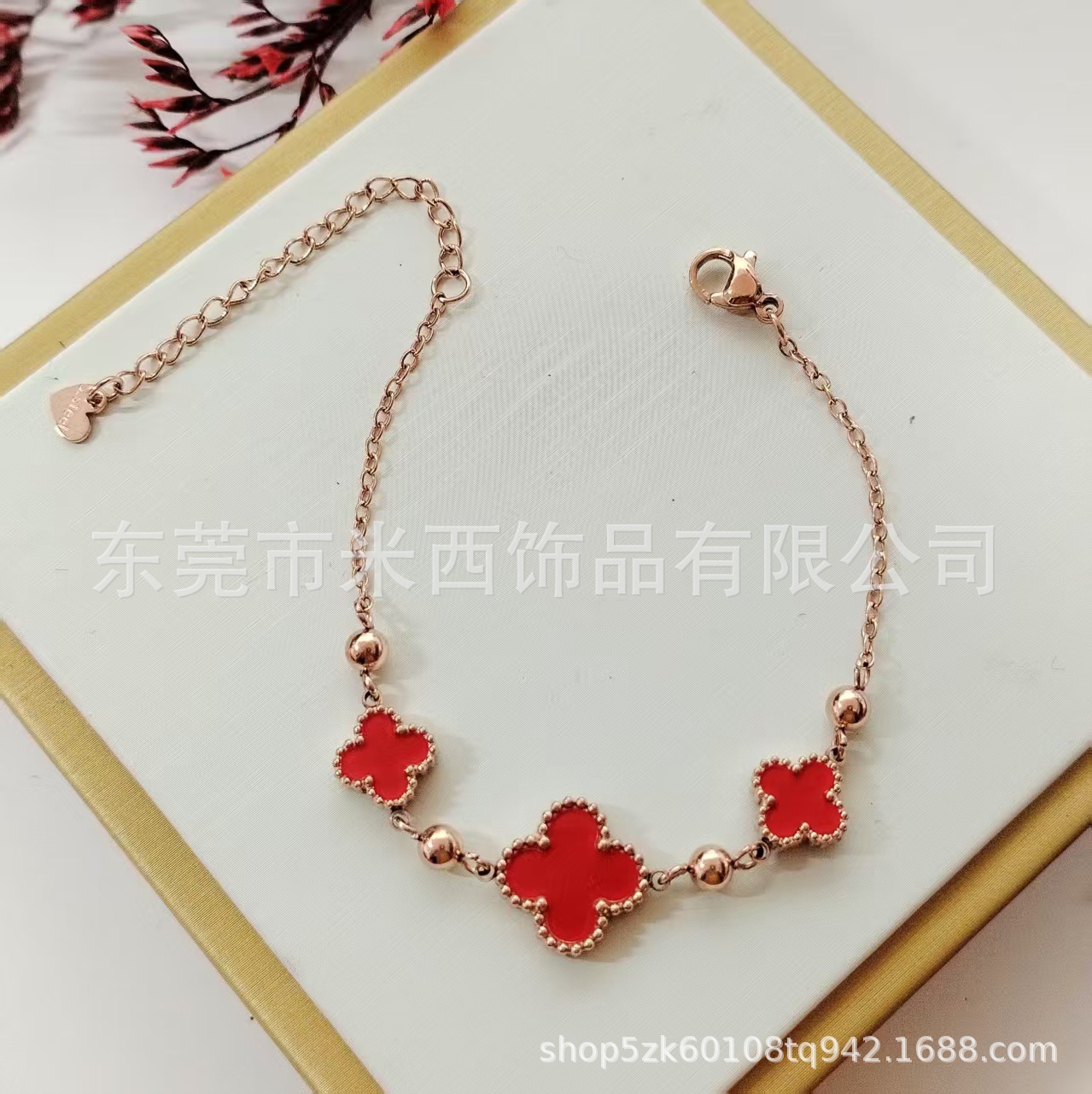 European and American New Double-Sided Titanium Steel Four-Leaf Clover Bracelet for Women, Fashionable, Simple, Light Luxury, Good Luck Shell Four-Leaf Clover Bracelet