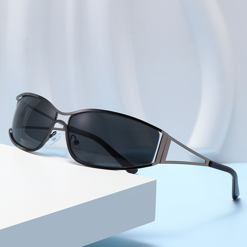 Tech-inspired Sport Sunglasses For Men With Hollow Design_voghion.com