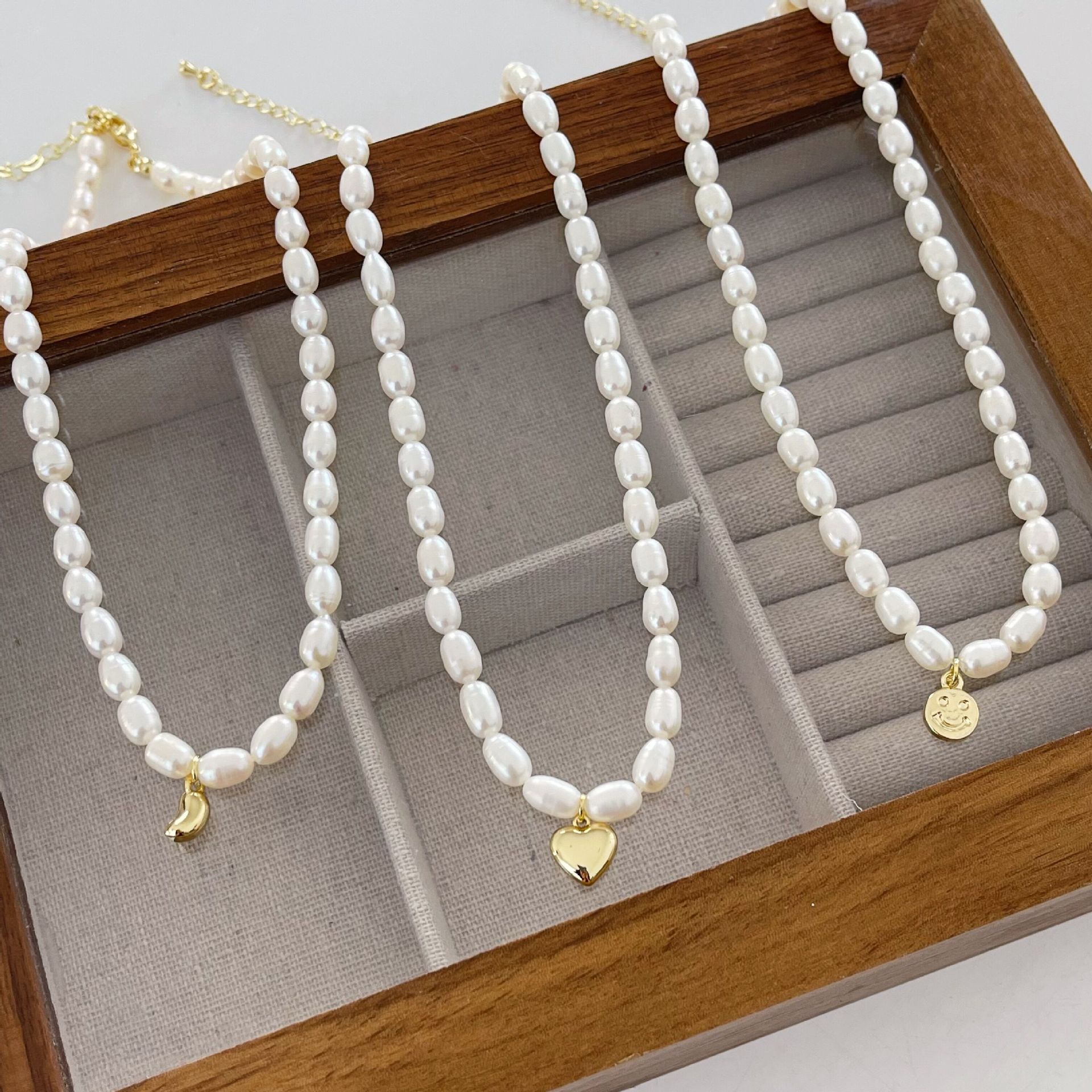 45g Weight Necklace Classification 1 Piece Quantity Daily Occasion Freshwater Pearl Material Heart Shape Pattern Women'S Gender Beaded Design Retro Style 1 Piece Retro Heart Shape Freshwater Pearl Beaded Necklace 17