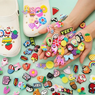 Cross-border new hole shoes accessories shoes accessories PVC soft rubber shoes flower shoe buckle animation cartoon doll patch wholesale