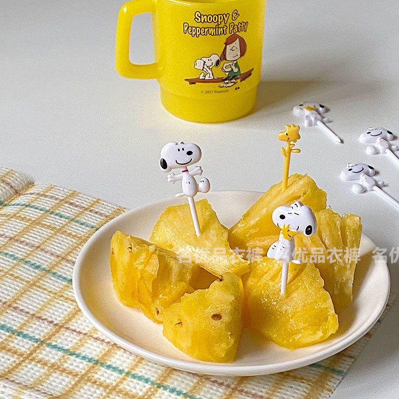 史努比可爱水果签 ins韩国卡通儿童水果叉便当叉日式便携蛋糕插