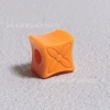 [亚克力：四瓣花橙色]