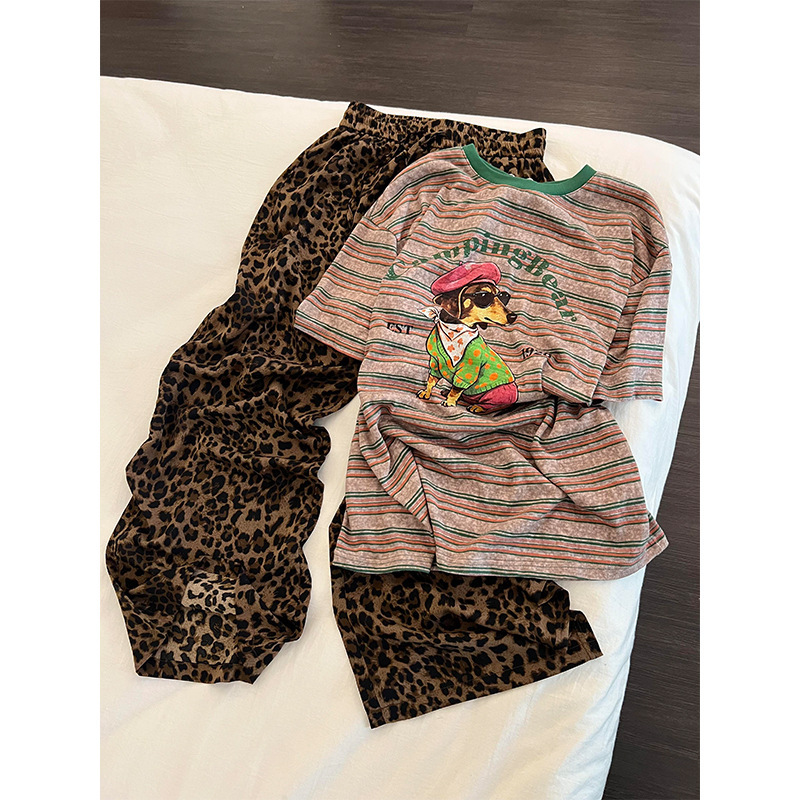 American-style fun puppy pattern pajamas for women, striped short-sleeve top paired with leopard print long pants, loose and casual two-piece home set American-style fun puppy pattern pajamas for women, striped short-sleeve top paired with leopard print long pants, loose and casual two-piece home set