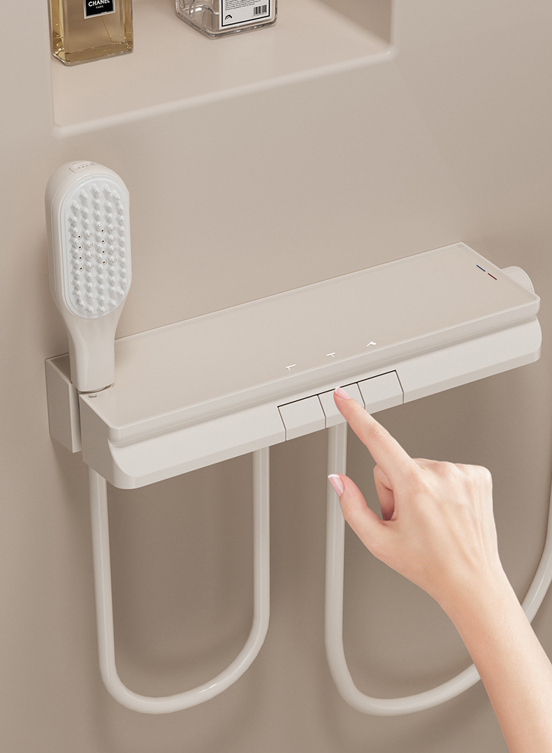 The same cream-style white children's shower head set as the big brand, pressurized headless shower, home shoulder shower, back shower and bathing undefined