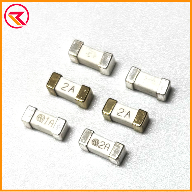 2410贴片保险丝6125 SMD 1808 慢断 陶瓷方头 一次性熔断保险丝