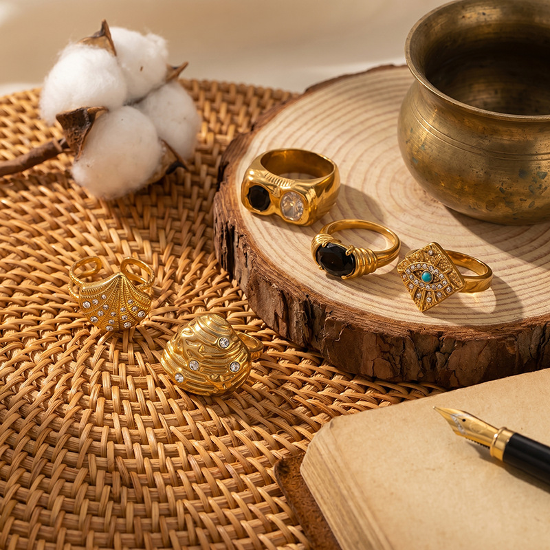 Tina Europa y los Estados Unidos transfronterizos INS viento medieval temperamento de moda anillo de acero inoxidable chapado 18 quilates oro anillo de zircon mujer al por mayor