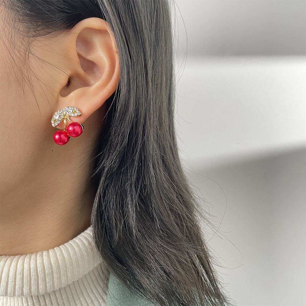 Sterling Argent Aiguille Japonais Et Coréen Doux Simulation Cerise Boucles D'oreilles Vente Chaude Gracieuse Et Mignon Fruits Boucles D'oreilles Boucles D'oreilles Pour Les Femmes En Gros display picture 3