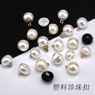 �ڰ�ɫĢ���۰�A�A�Εr�иߙn�����������b�r��Ů��������С�~��