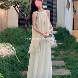 绝美初夏套装女2026新款度假风立体花朵挂脖上衣半身裙两件套