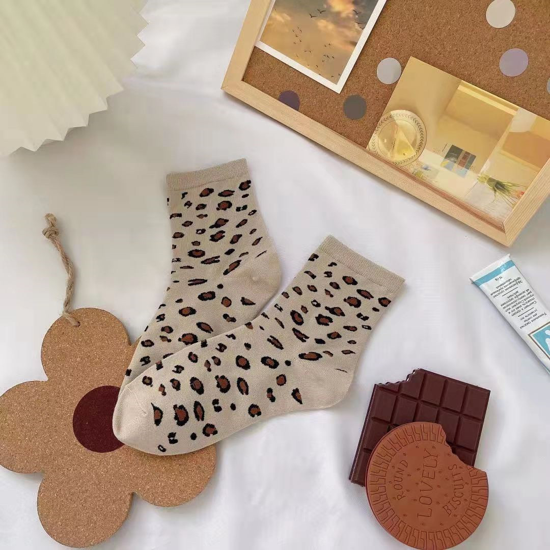 2025d Chaussettes mi-mollet à carreaux pour femmes, style ISN, imprimé léopard, polyvalentes, pour étudiantes, courtes, automne-hiver_voghion.com
