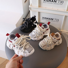 春と秋の新型ファッション軽やかなランニングシューズのお父さんの靴の子供の運動靴の通気ネットの靴の男女の子供の靴の赤ちゃん