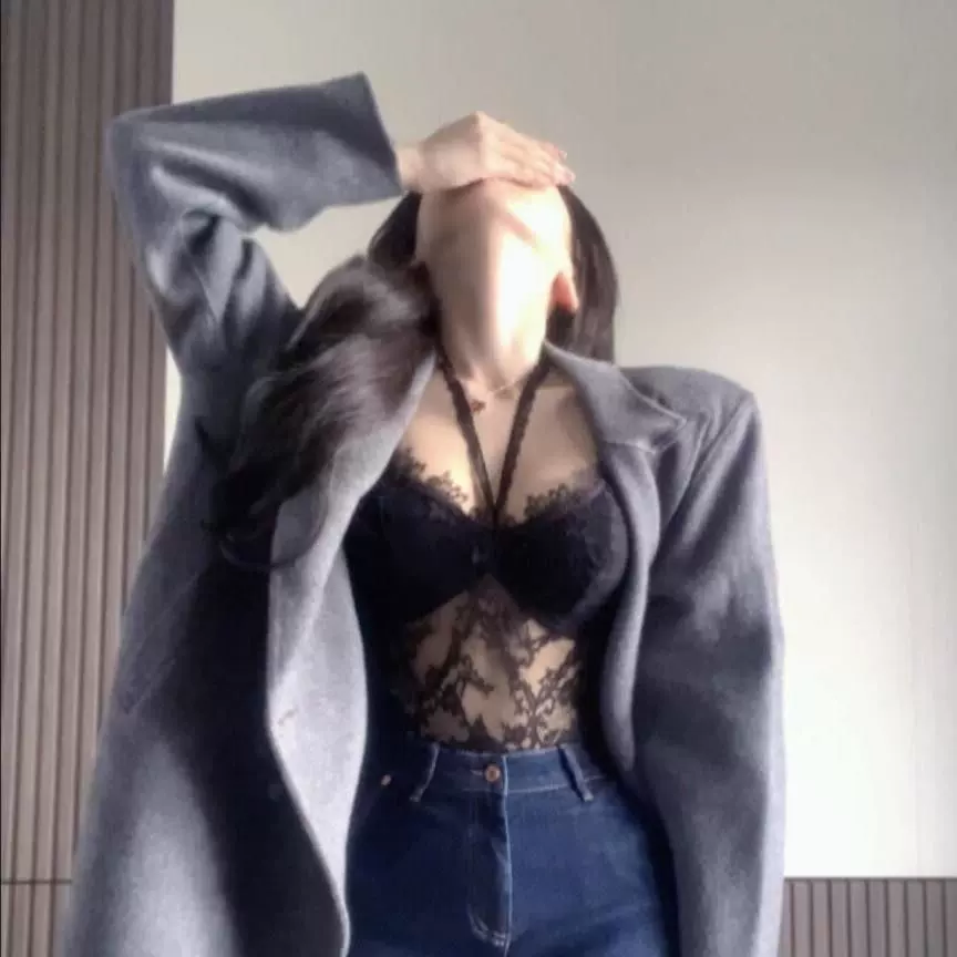 韩风甜辣妹蕾丝吊带背心女2025春季新款纯欲设计感小众别致小上衣