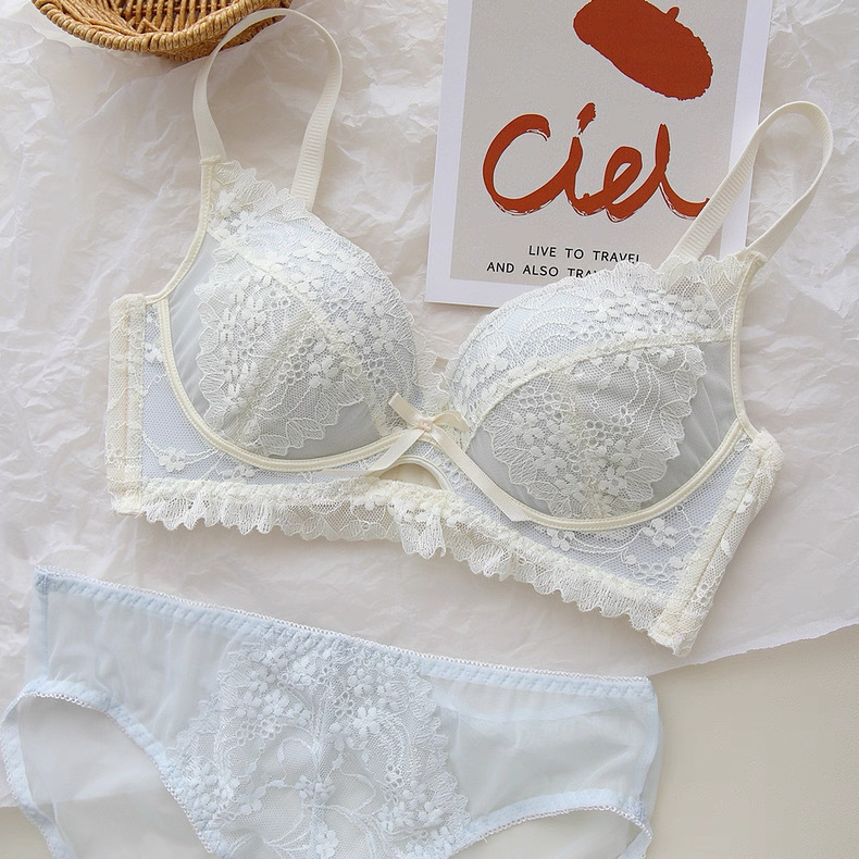 Six Rabbits ~ Sweet and Pure Desire for Girls, Small Bust Push-Up Red Wireless Sexy Bra Set