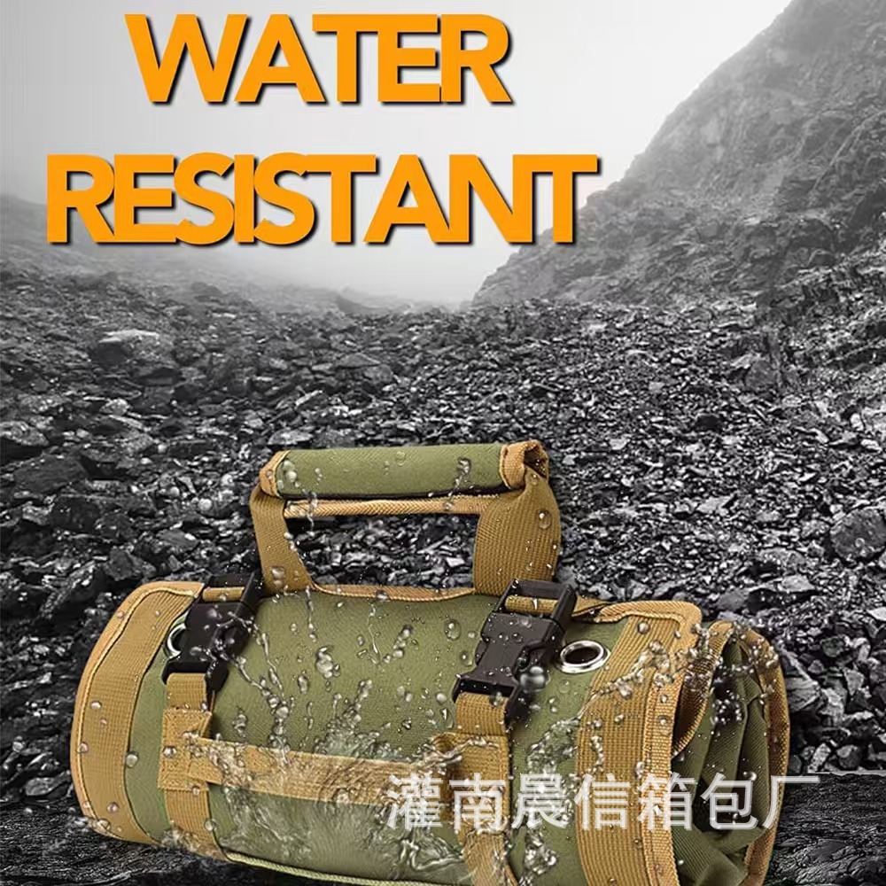 카키색이 가미된 아미 그린