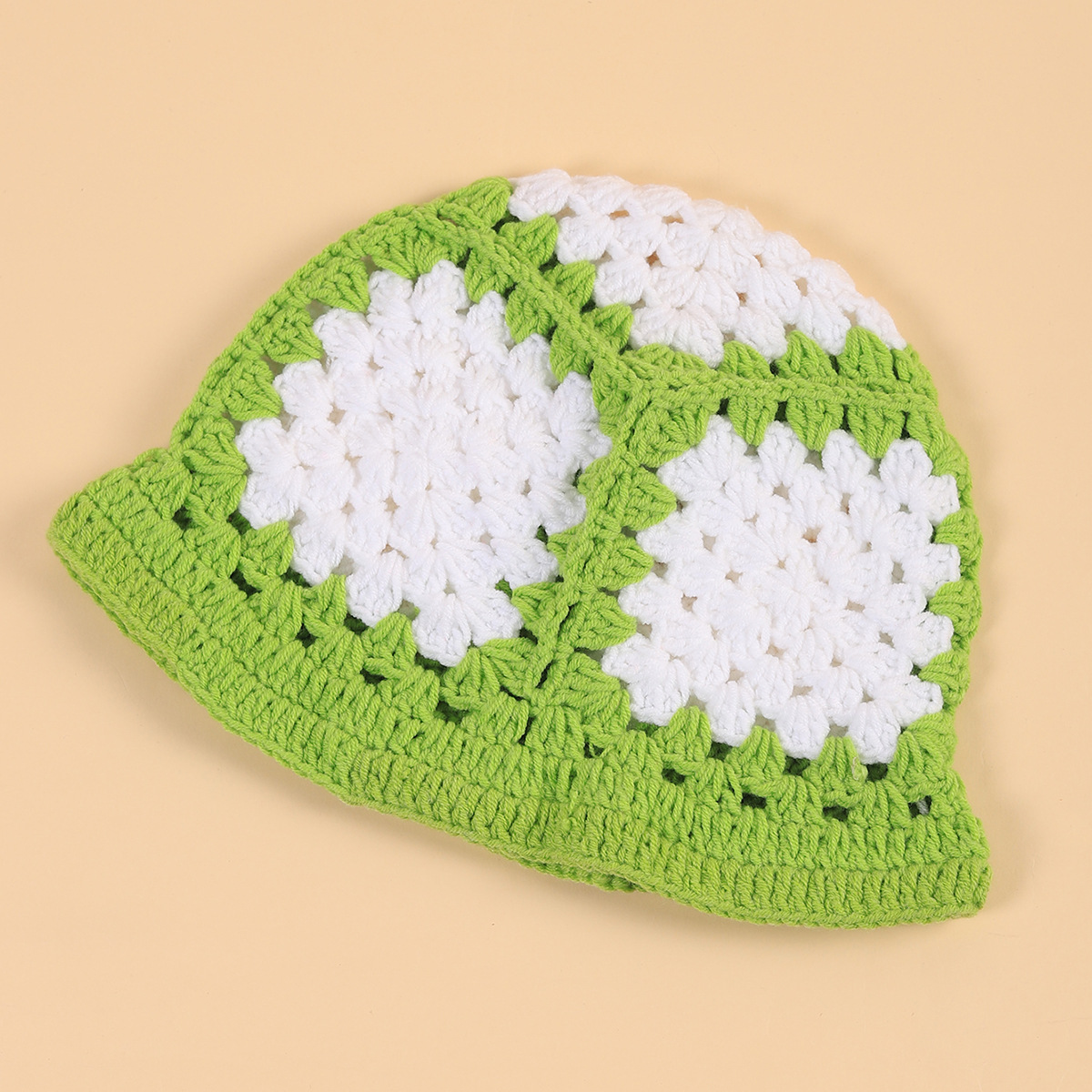 Cappello invernale in lana retrò con fiore cavo lavorato a maglia fatto a mano, cappello versatile dolce da donna autunno e inverno_voghion.com