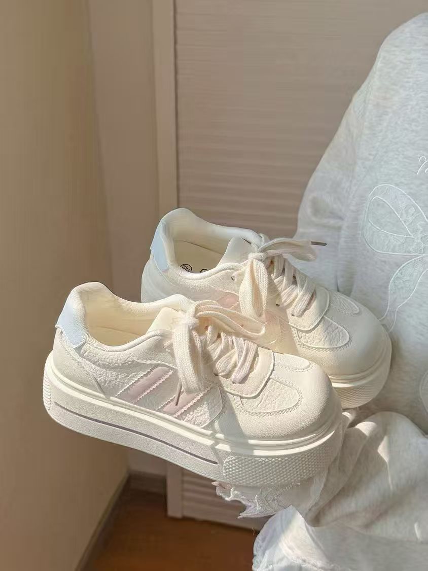 2026 primavera y verano nuevos zapatos de skate inswind pan zapatos cómodos, suaves y elevados, zapatos blancos resistentes al desgaste para mujeres
