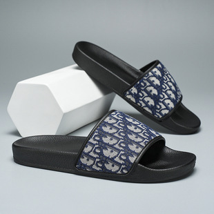 Slippers for Men to Wear Outside in Summer for Work, Breathable Thick-Soled Trendy and Fashionable Summer Beach Shoes